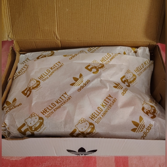 EXCLUSIVE - Hello Kitty 50th Anniversary Women's Adidas Sneakers - (7 1/2 US) - Picture 2 of 12